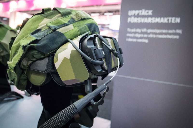 Försvarsmakten case · headset